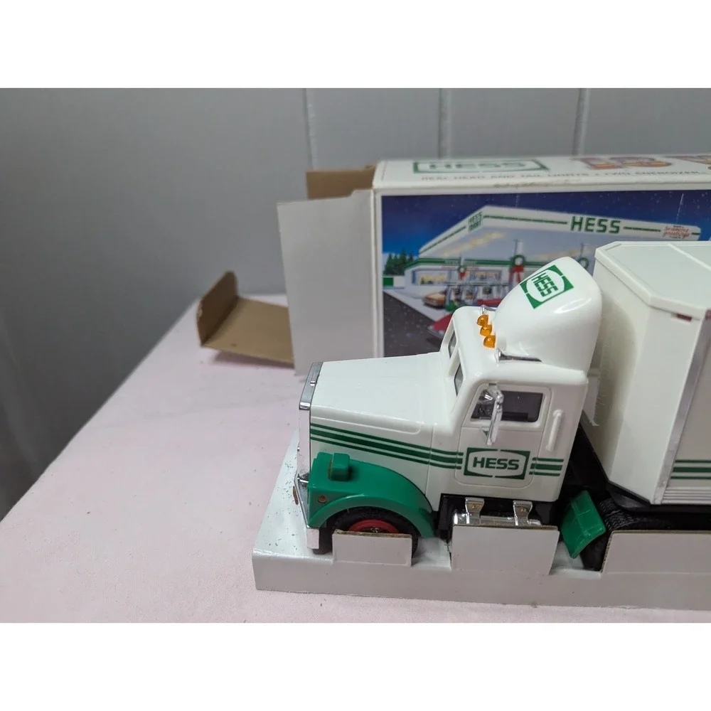 Hess gasoline 18 wheeler truck semi & racer car vintage 1992 with lights new box